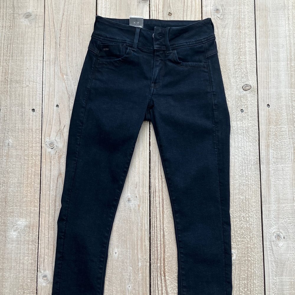 Lynn High-Rise Skinny Jeans Super Dark Blue— Sleek Everyday Stretch
